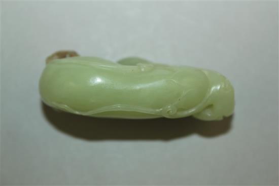 A Chinese yellow and russet jade carving of gourds, 19th-20th century, 5.5cm